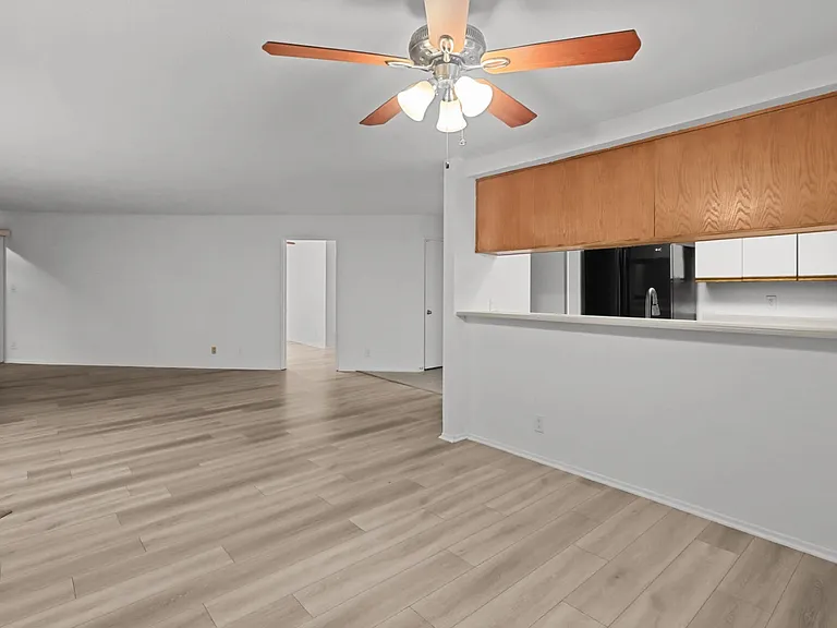 1619 S Bentley Ave #101 — Photo 11