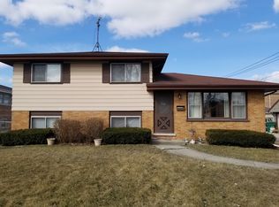 7910 Menard Ave, Burbank, IL