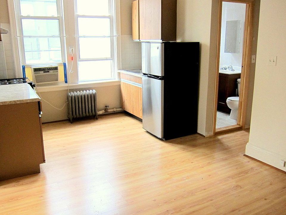 1st image of 3111 36th St APT 3F