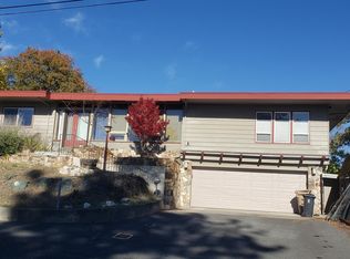 511 NW Woodson Dr, Grants Pass, OR 97526