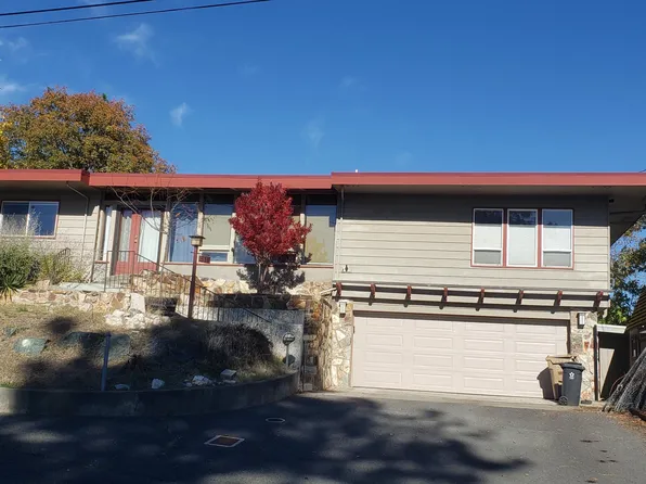 511 NW Woodson Dr, Grants Pass, OR 97526