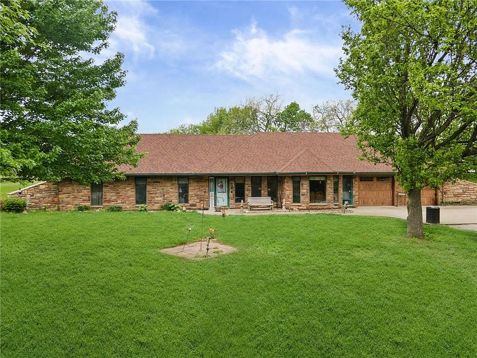 1st image of 4021 Country Squire Rd