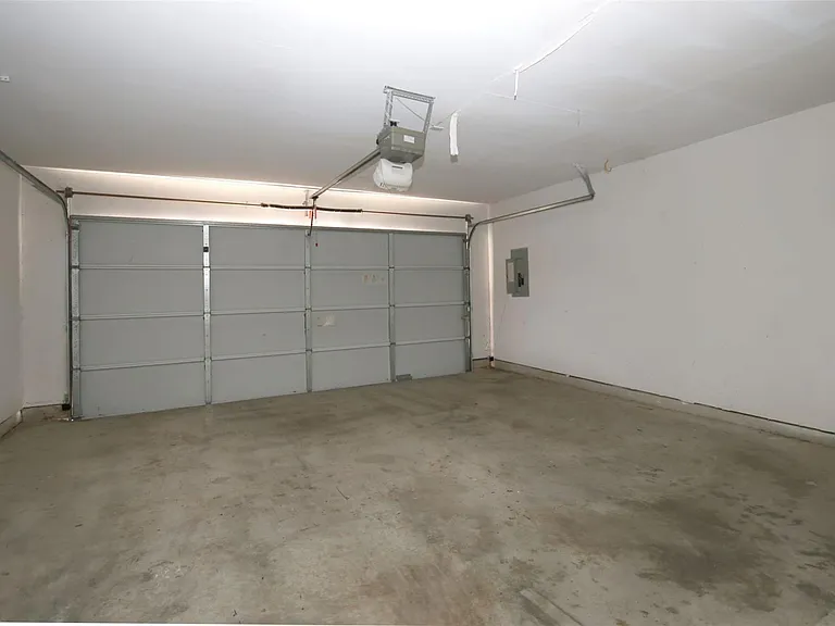 2819 Crawford St — Photo 25