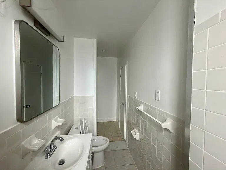 34-44 43rd St #2L — Photo 13