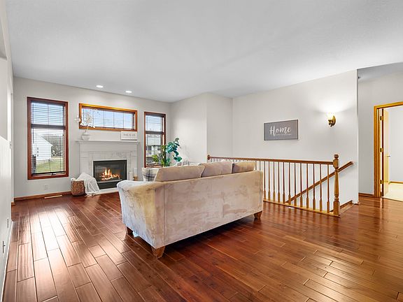 5th image of 2219 Oxford Ln