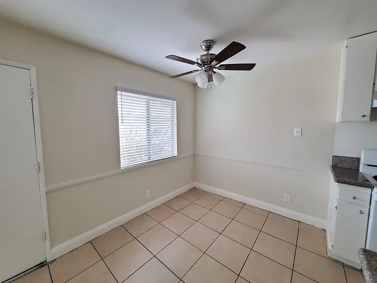 Villa Gardens Apts - Carmel Palm, LP — Photo 7