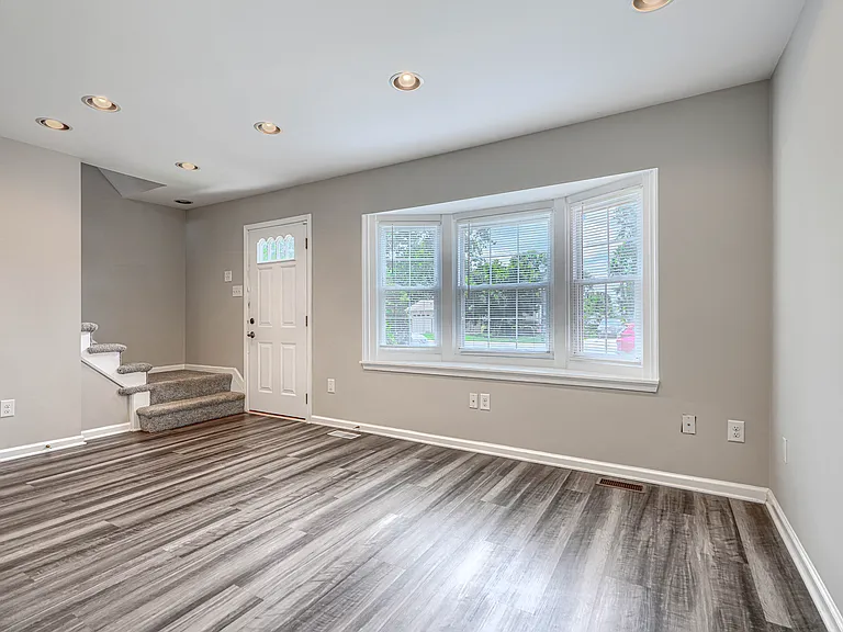 209 Bridge Dr — Photo 8