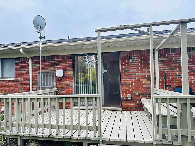 23262 Woodruff Rd #2 — Photo 9