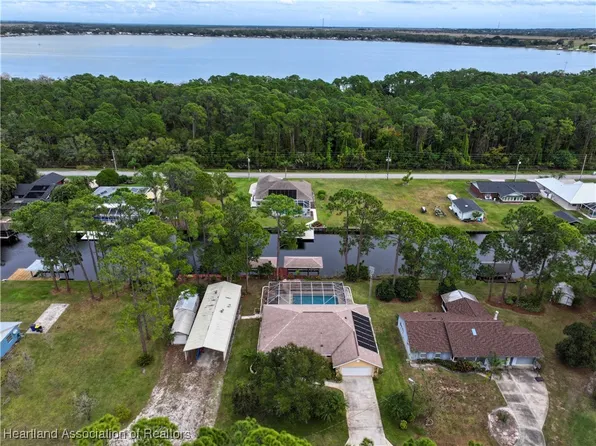 1045 Winter Green St, Lake Placid, FL 33852