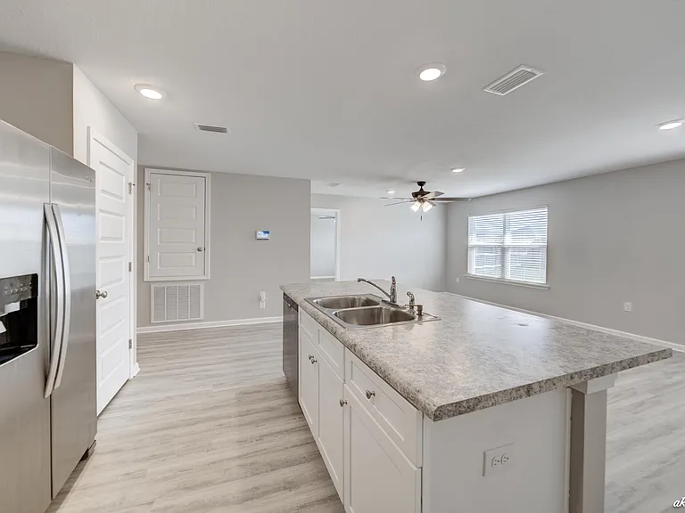 5028 Rivergrass Dr — Photo 6