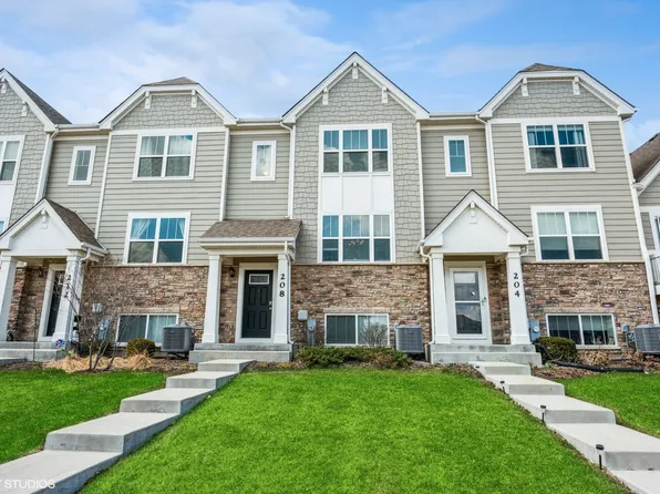 208 Goldenrod Dr, Elgin, IL 60124