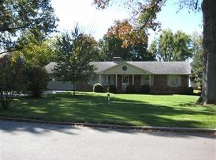 1612 Hawthorne Ln, Lexington, KY 40505