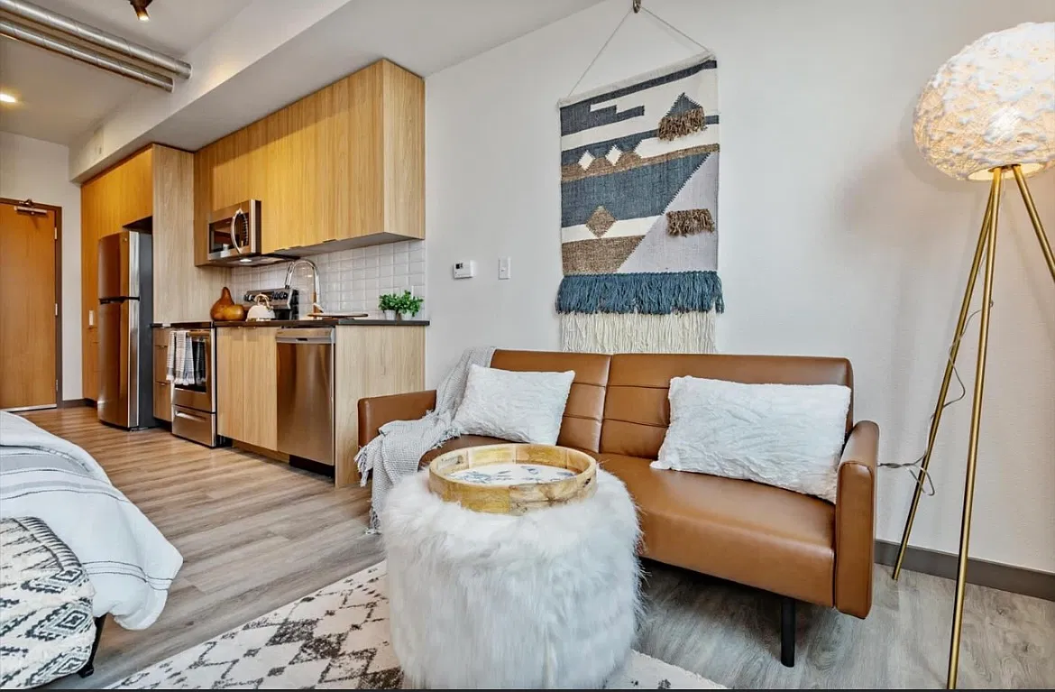 Studio, 360 sqft, $1,550 — Photo 2