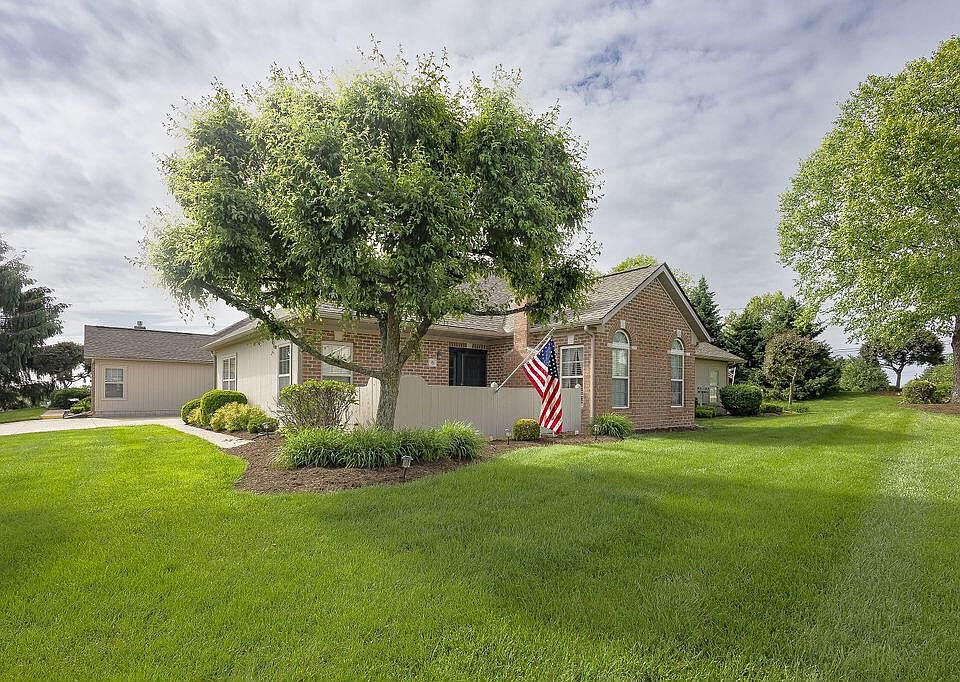 1st image of 6 Woodberry Dr