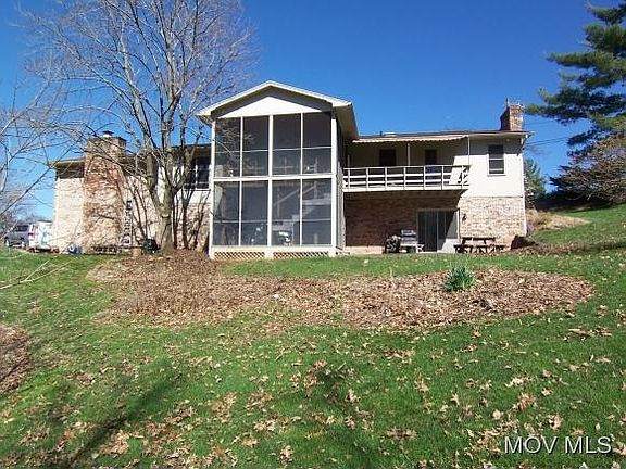 5th image of 28 N Hills Dr