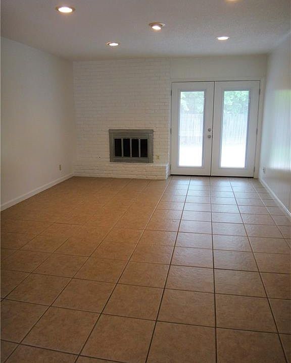 1st image of 8104 Exmoor Dr #B