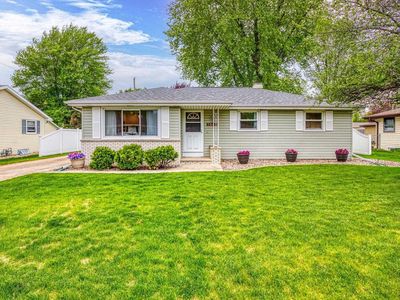 1041 HONEYSUCKLE LANE, Neenah, WI, 54956