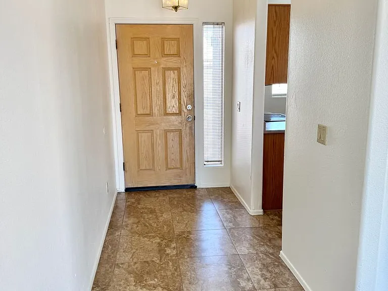 7707 W Rancho Dr — Photo 4