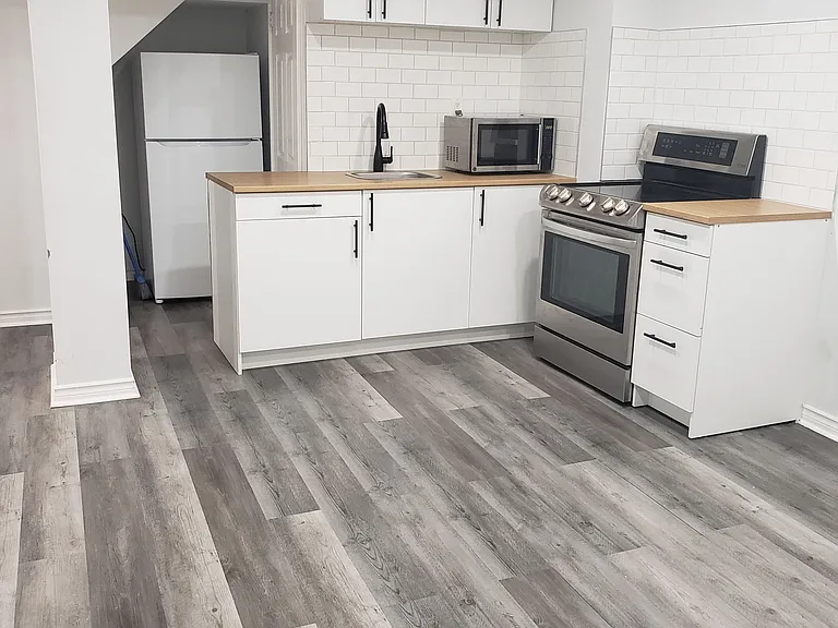 59 Weymouth Rd — Photo 1