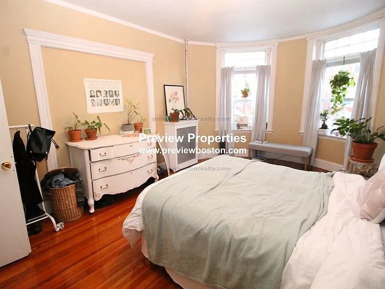 Strathmore Rd — Photo 9