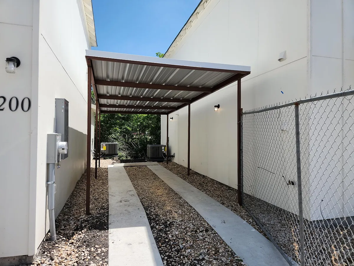 Building Photo - 350 Debus St #204A