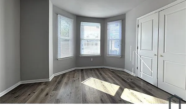 3 bed, $1,915 — Photo 3