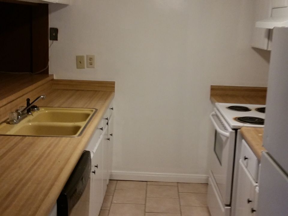 1st image of 905 Vouray Dr APT C