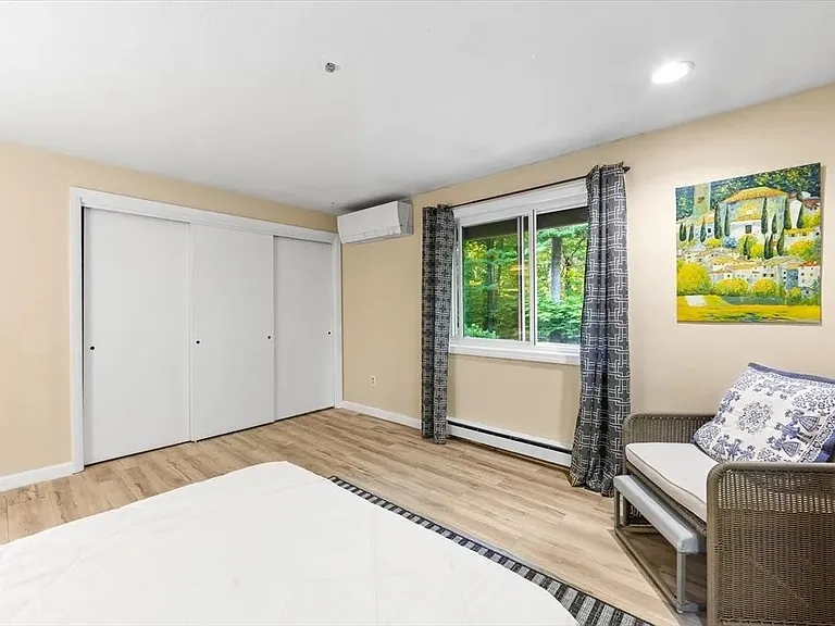 10 Cold Harbor Dr — Photo 31