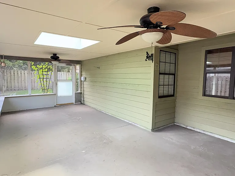 8257 Timberidge Ct — Photo 23
