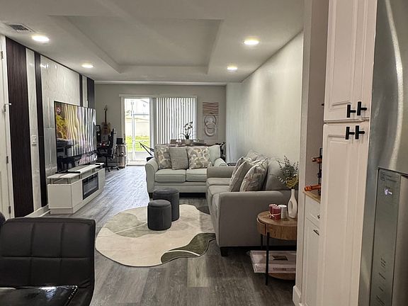 5th image of 2015 Grand Oak Dr