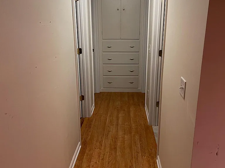 hallway to bedrooms