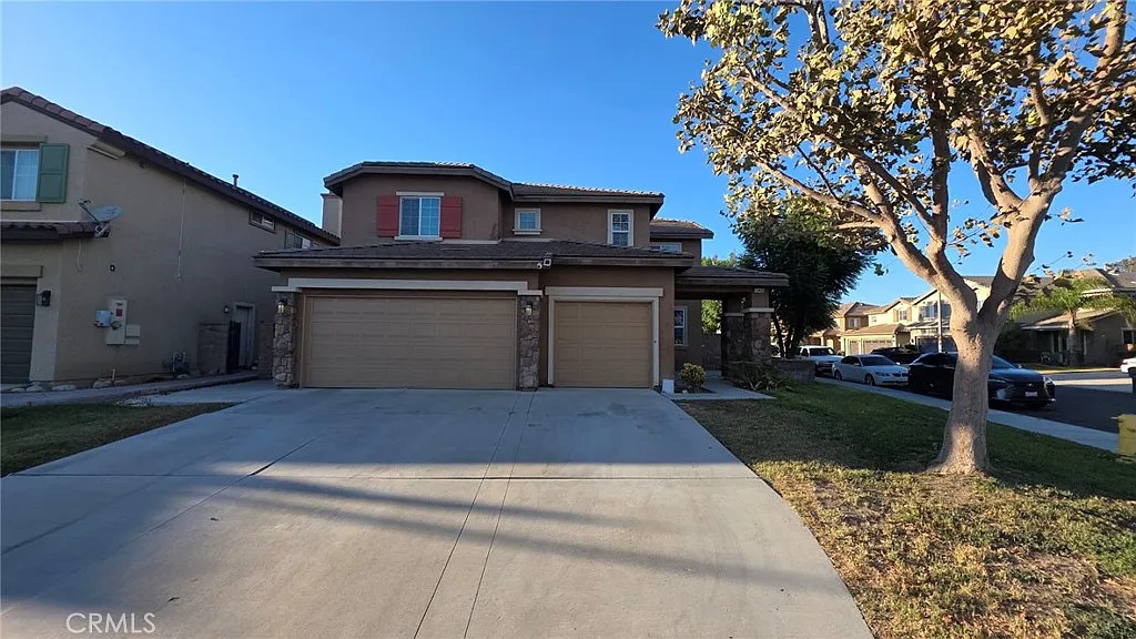 4 bed, 2828 sqft, $3,900 — Photo 2