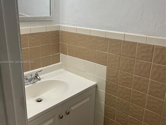 5th image of 5366 W 26th Ave #121