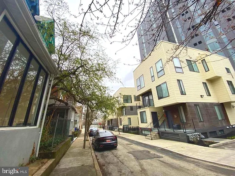 3215 Summer St — Photo 10