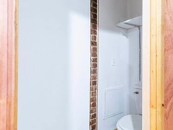 5th image of 1399 Pacific St APT 1