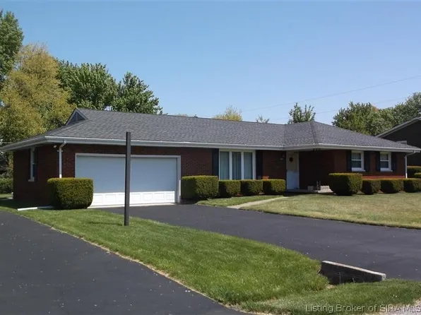 8136 E Hoover Drive, Seymour, IN 47274