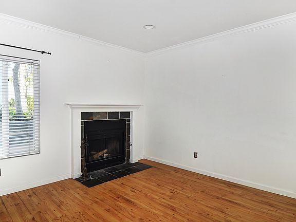 4th image of 260 Victoria St #15