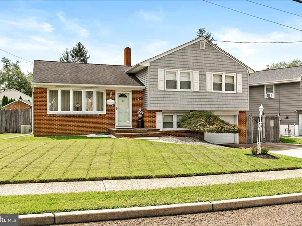 12 Winding Way, Hamilton, NJ 08620