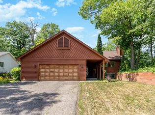 6280 Duck Lake Rd, Eden Prairie, MN 55346