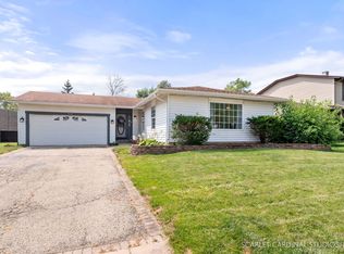 2535 Brook Ln, Aurora, IL 60504