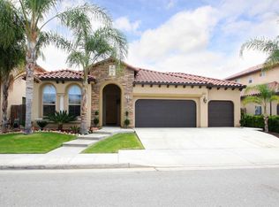 6094 N Torrey Pines Ave, Fresno, CA 93723