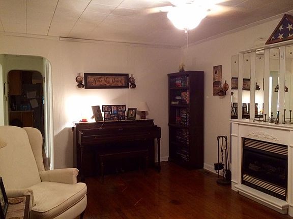 3rd image of 1815 Haig Ave
