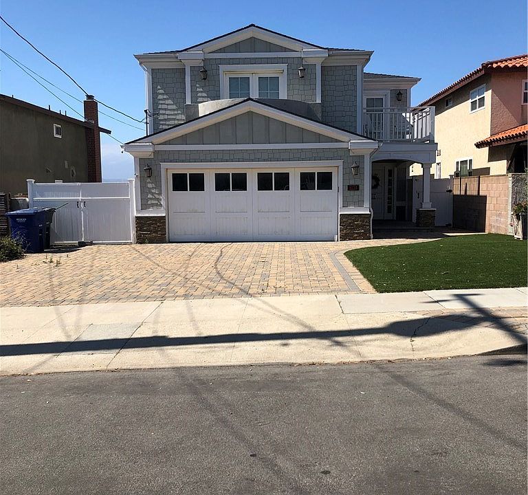 1st image of 733 W Mariposa Ave