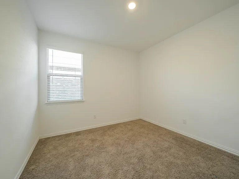 5929 Priory Dr — Photo 12