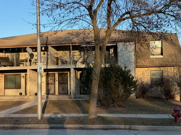 1552 S 116th St APT H, Milwaukee, WI 53214