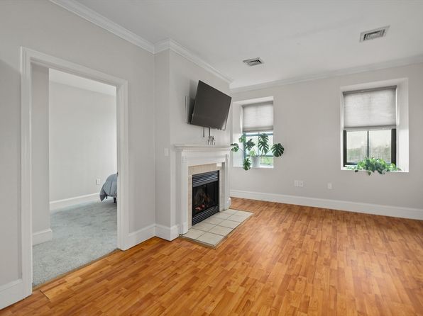 426 Mount Hope St UNIT 402, North Attleboro, MA 02760