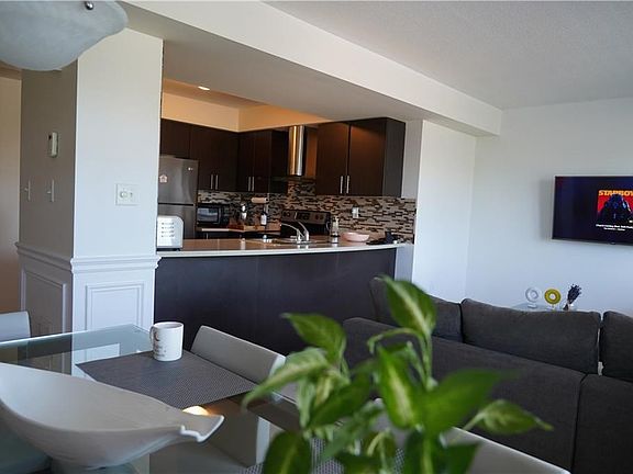 4th image of 2614 Dashwood Dr #33