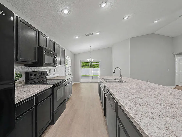 7918 Chestnut View Dr — Photo 6