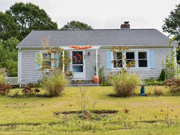 96 Connemara Circle, Hyannis, MA 02601