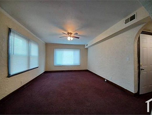 3rd image of 2428 Benderwirt Ave #1W